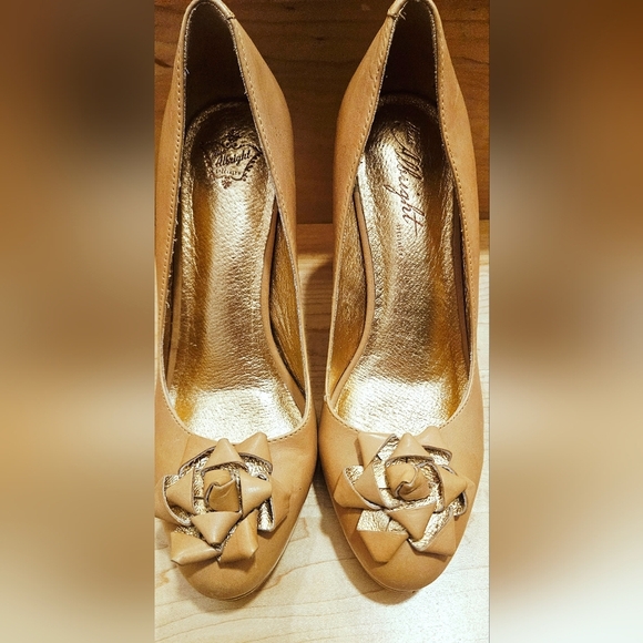 Miss Albright Specialty Anthropology Nude Natural Leather  Heels 7.5 EUC - Picture 2 of 12